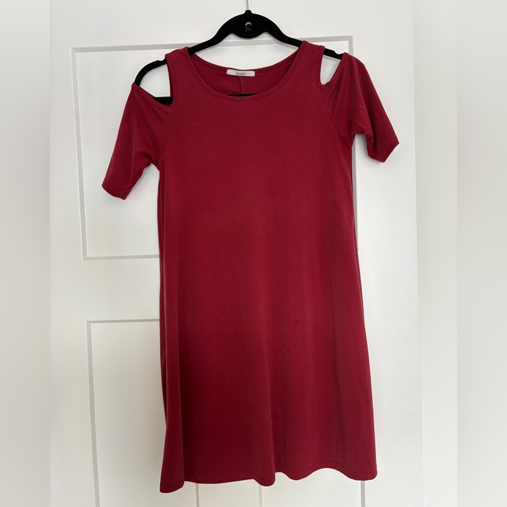 Red cold shoulder dress. T-shirt Dress